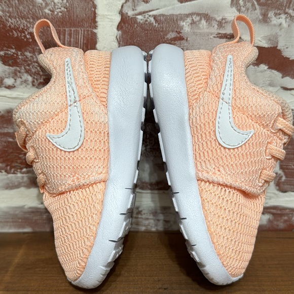 Nike Roshe One Toddler Sz 4C - Picture 6 of 8